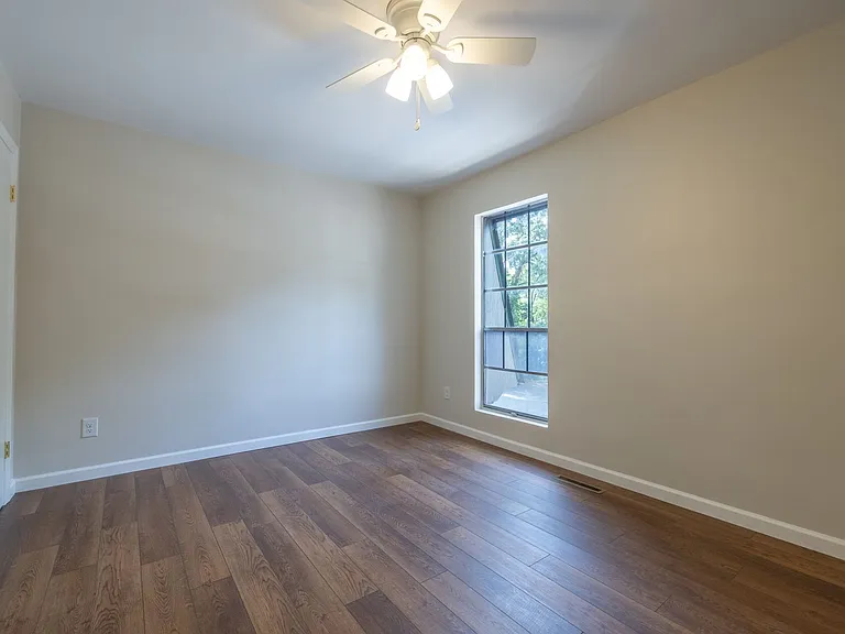 235 Keowee Trl — Photo 19