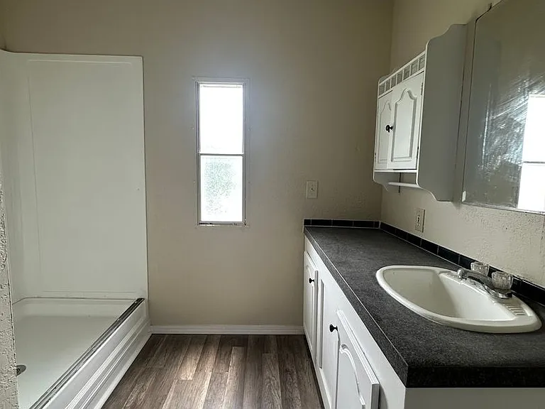 1200 Gwinn Ln — Photo 13