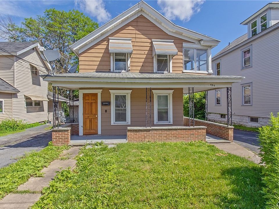 1st image of 404 1st St