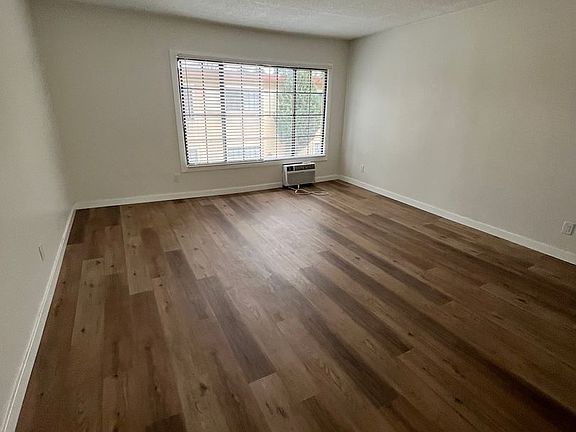 5th image of 425-431 N Holliston Ave #14