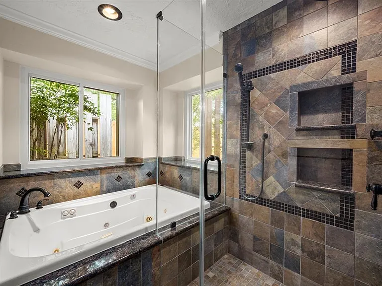 13426 Nevermore Dr — Photo 20