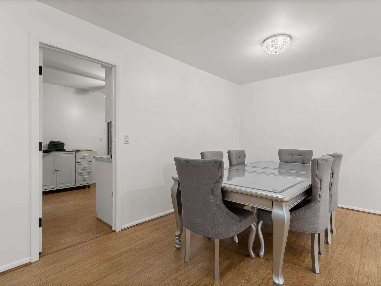 2 bed, 1204 sqft, $2,350 — Photo 4