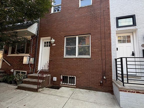 2nd image of 1322 McClellan St