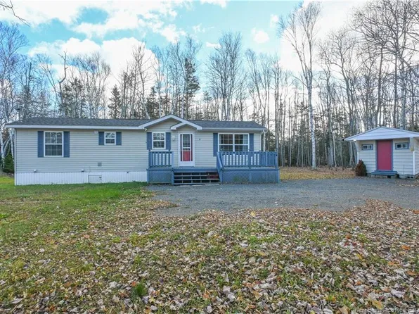 6 Saint Pierre St, Grande Anse, NB E8N 1H4