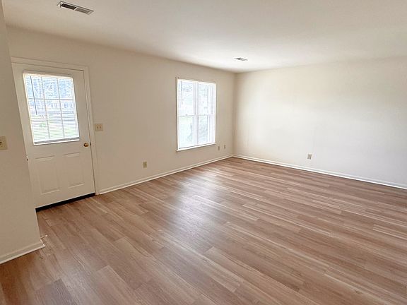 4th image of 124 South Court St