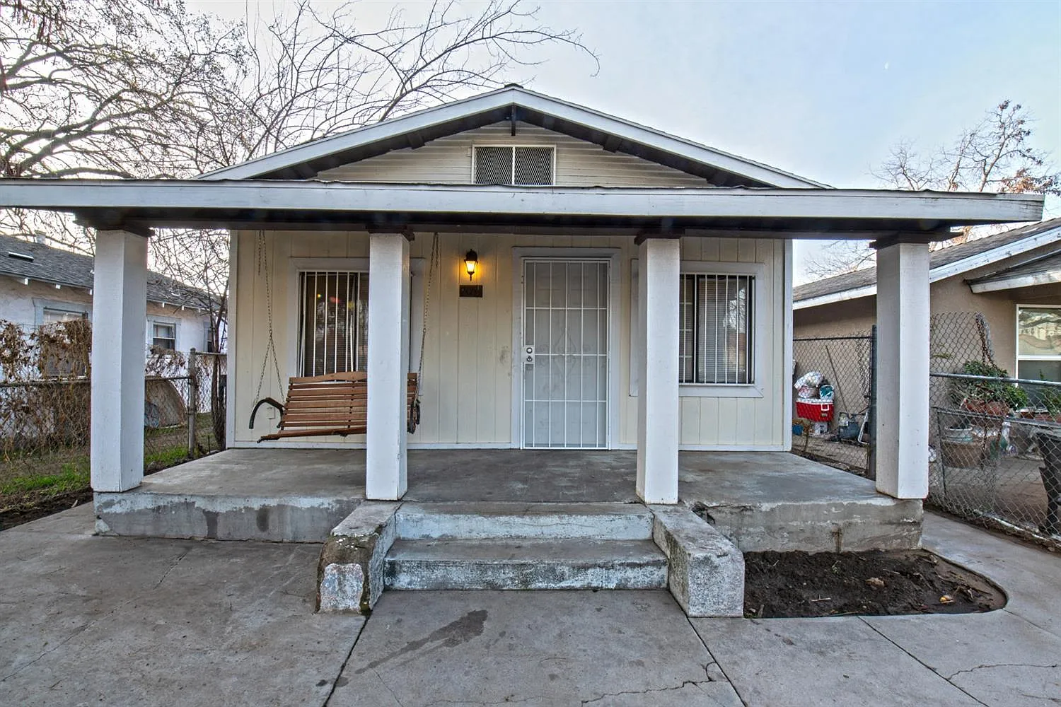 2054 E Tyler Ave photo 1