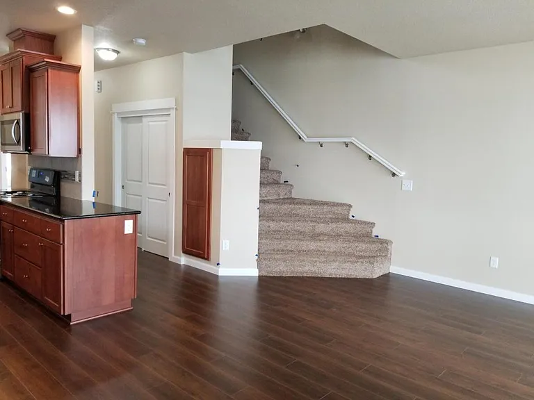 816 King Dr — Photo 3