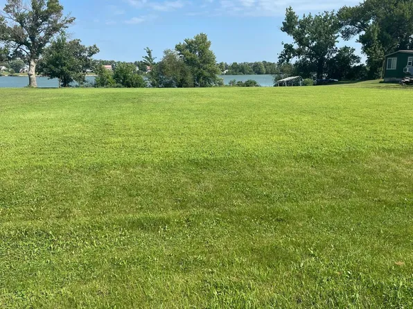 640 Lake St W, Avoca, MN 56114