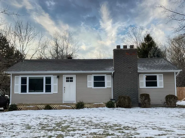 3300 Devondale Rd, Rochester Hills, MI 48309
