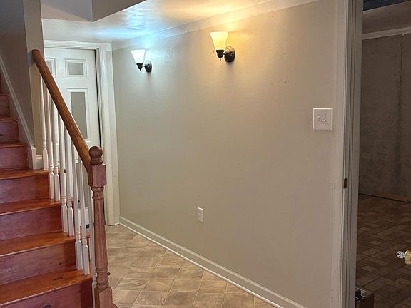 3rd image of 117 Julianna Way