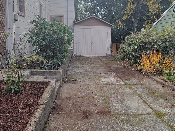 2nd image of 1405 7th Ave SE