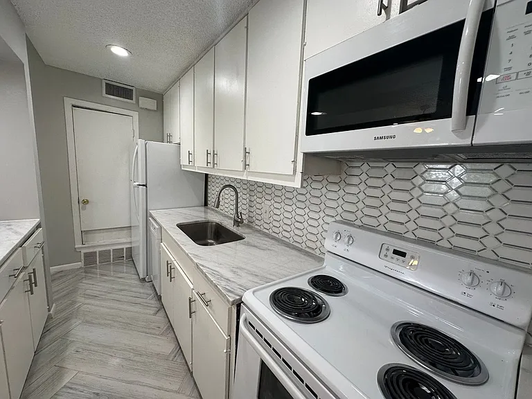 3626 Prescott Ave — Photo 12
