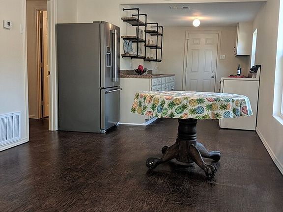 4th image of 149 N De Costa St