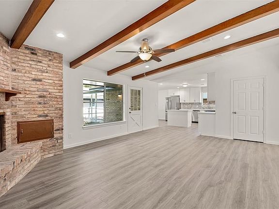 5th image of 1025 Shady Oak Ln