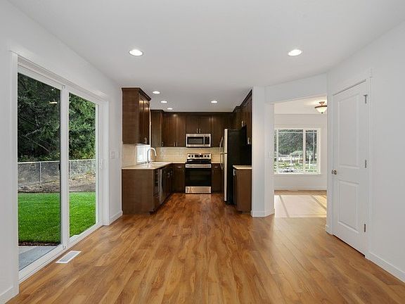 5th image of 15326 4th Avenue Ct E