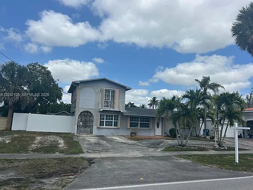 17045 NW 78th Ave Photo 1