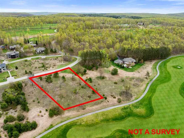 2578 Sanctuary Dr #17, Harbor Springs, MI 49740