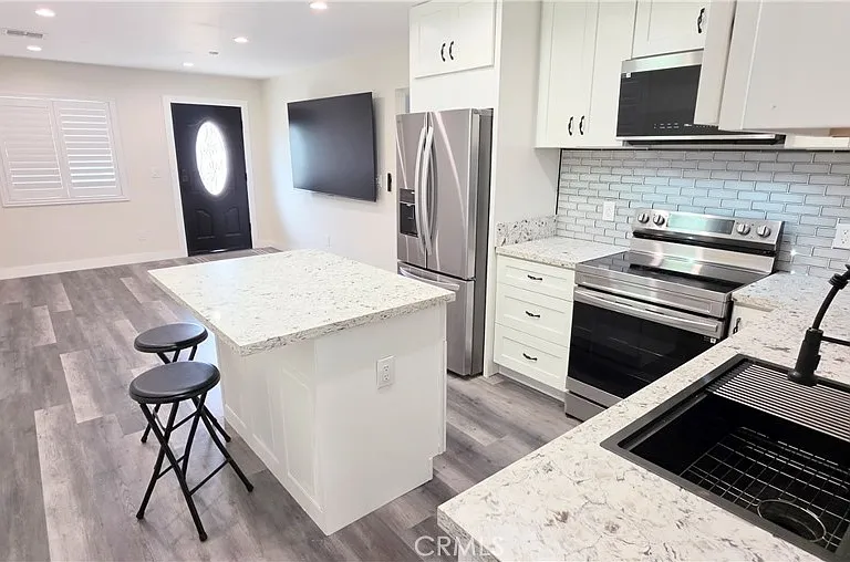402 Findlay — Photo 11