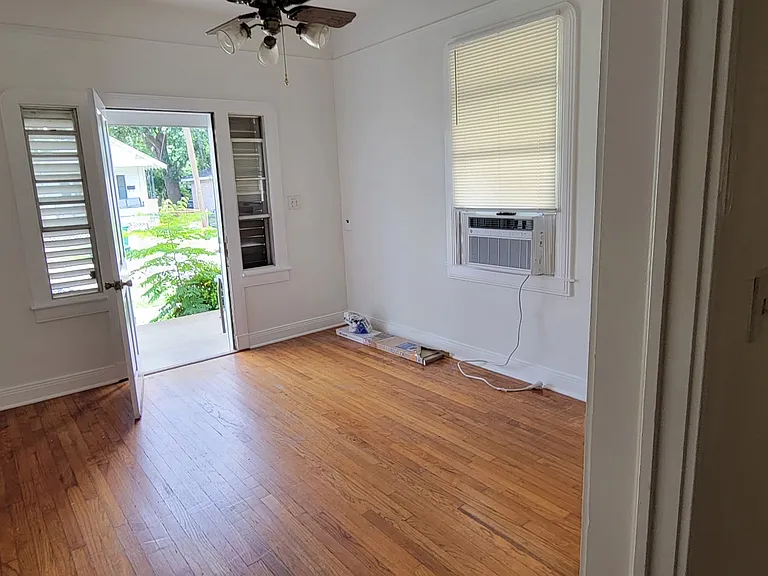 535 Maple Ave — Photo 3