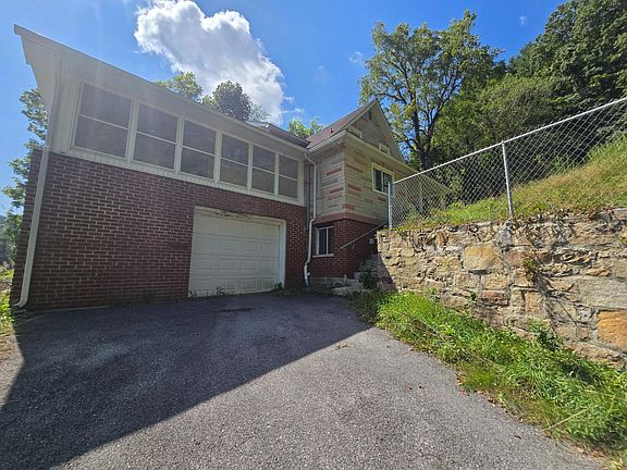2nd image of 149 Old Detour Rd