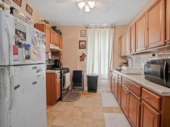 60-46 Putnam Avenue image 18 of 47