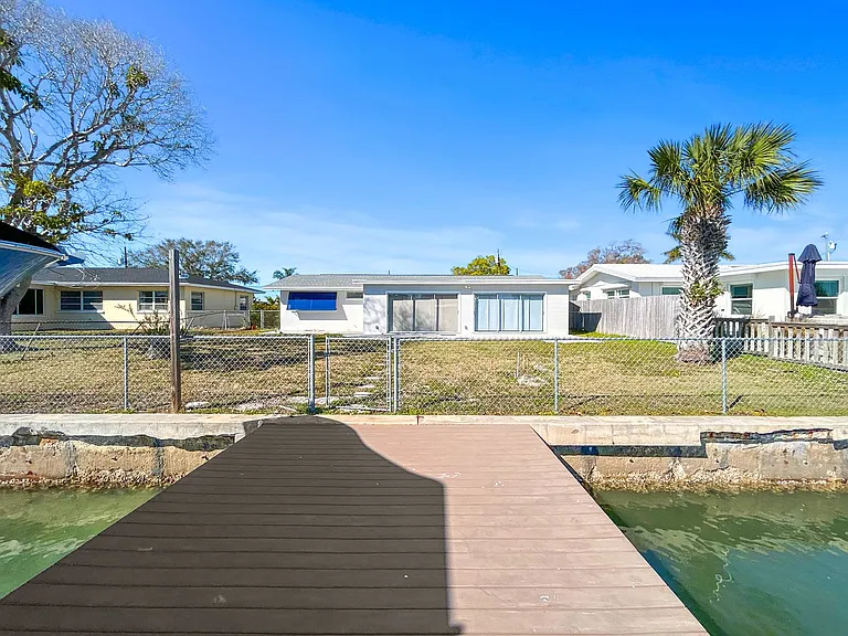 349 La Hacienda Dr — Photo 2
