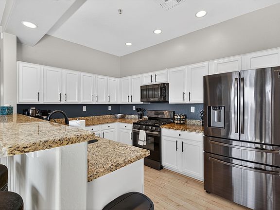 4th image of 19550 N Grayhawk Dr Unit 2021