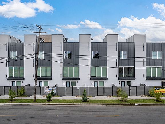 3rd image of 1423 N Carroll Ave #304