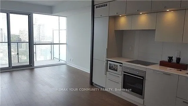 15 Grenville St #4205 — Photo 6