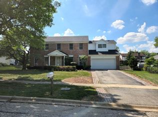 6400 Briar Rd, Willowbrook, IL 60527