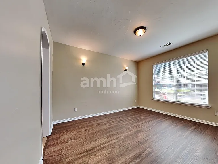 1245 Potter Ave — Photo 13