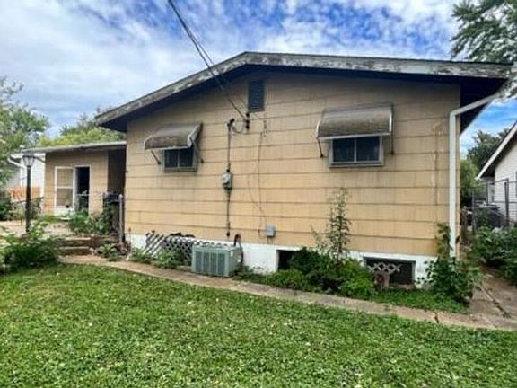 2nd image of 806 Lynn Haven Ln
