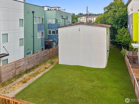 5th image of 3632 36th Avenue S