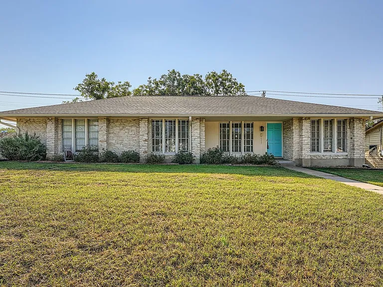 5313 Basswood Ln — Photo 1