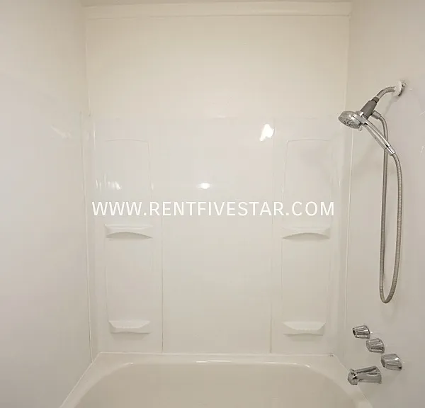 1010 E Poplar St #8 — Photo 10