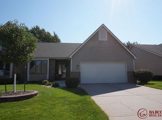 2803 Lakewood Cir, Grand Island, NE 68801