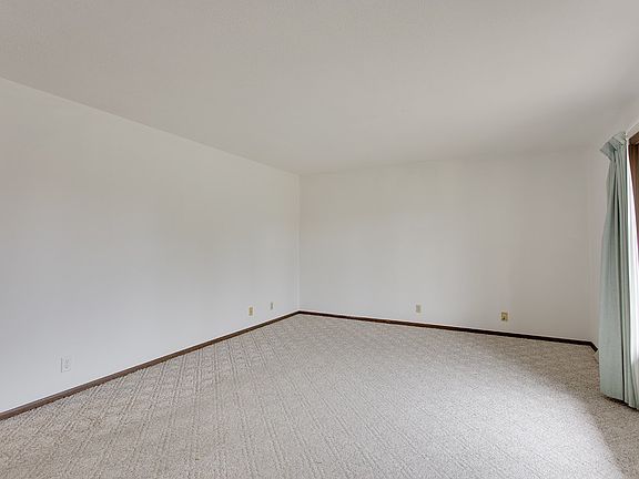 3rd image of 309-311 Brookeridge Dr
