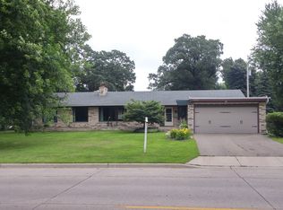 1009 S Grove Ave, Owatonna, MN 55060