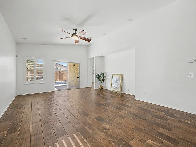 2694 E Runaway Bay Pl — Photo 9