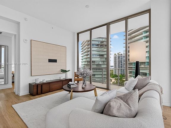 4th image of 2655 S Bayshore Dr #1409