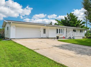 101 Walnut St, Van Horne, IA 52346