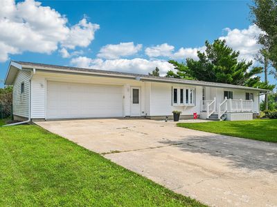 101 Walnut St, Van Horne, IA, 52346