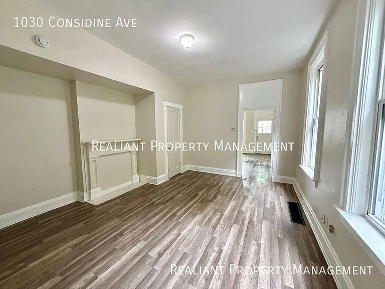 1030 Considine Ave — Photo 5