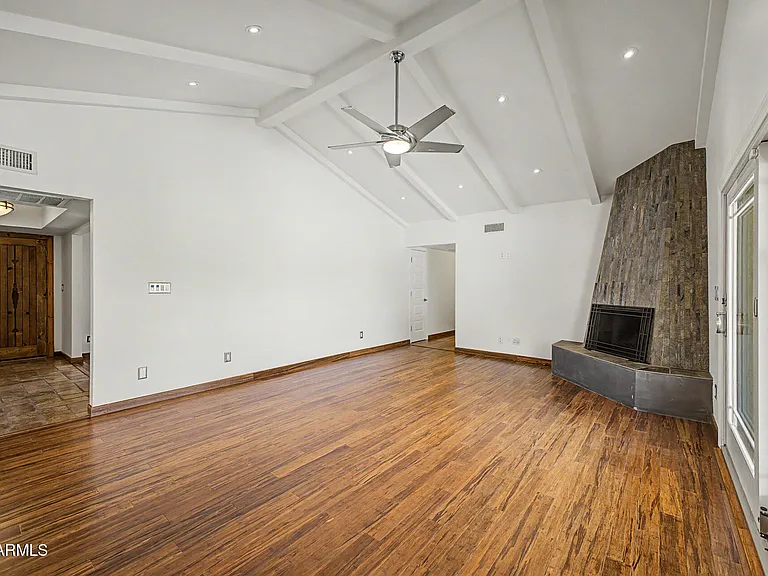 6133 E Mountain View Rd — Photo 12