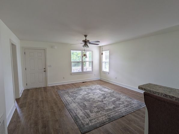 3443 Knight Dr