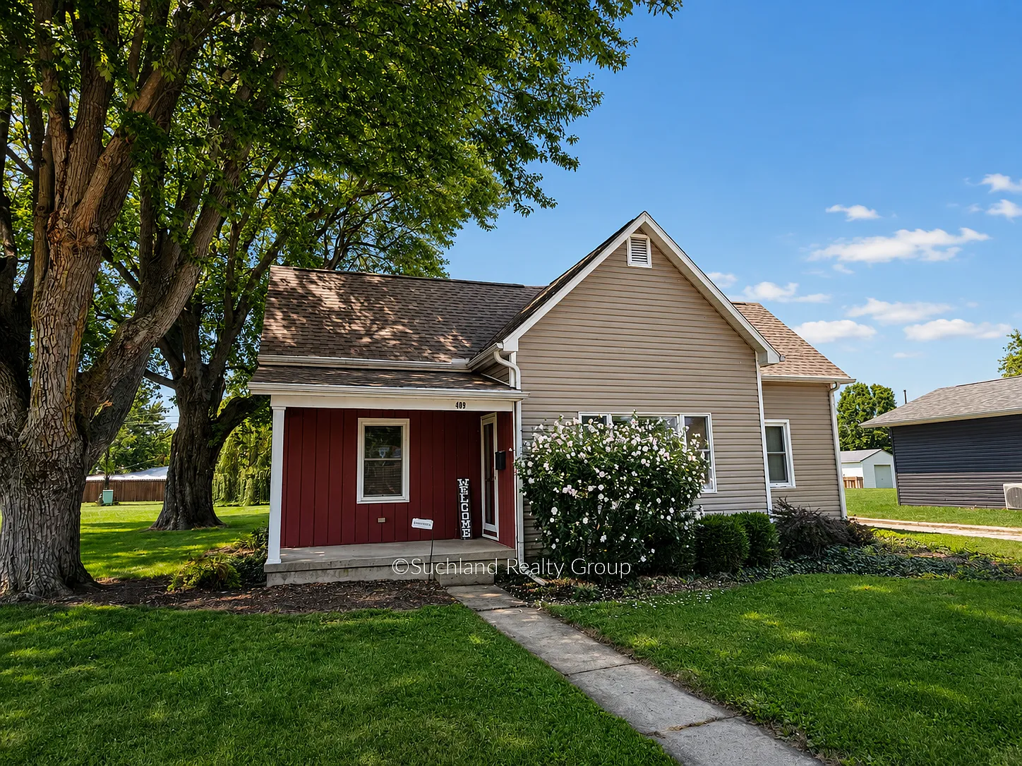 3 bed, 1104 sqft, $1,400 — Photo 1