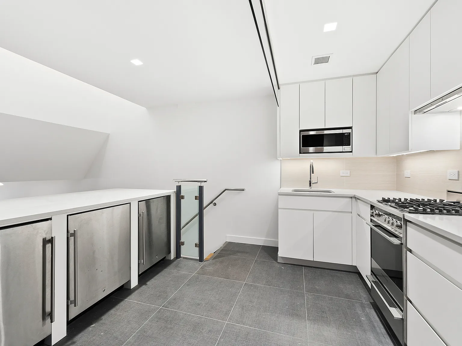 259 West Tenth Street — Photo 4