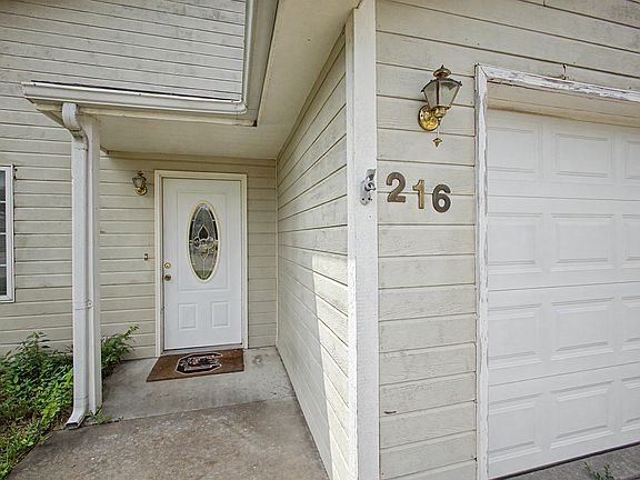 5th image of 216 Kopp Dr