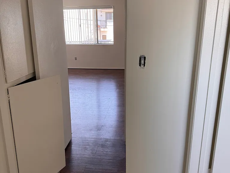 1344 N Columbus Ave #11 — Photo 11