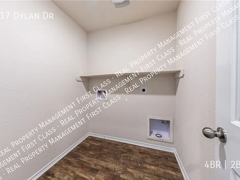 117 Dylan Dr — Photo 16